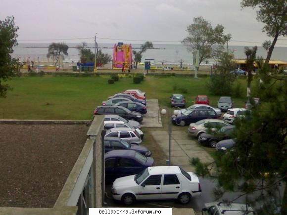 statiunile romanesc ale celui strain asta era vederea din camera noastra mare. stateam balcon vedeam