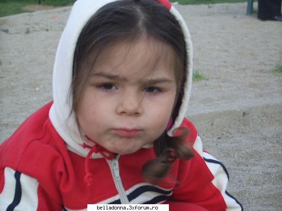 Ce ai pe desktop ? - Noi o avem pe ea - Amintiri