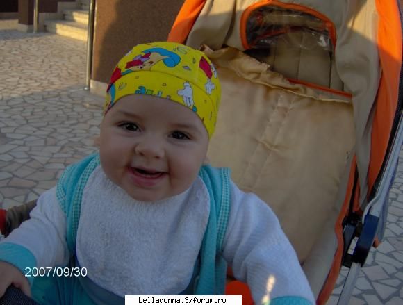 Explozie in lant: ies dintii! - avem si noi 2 dintisori jos care au iesit de la 5 - Bebici