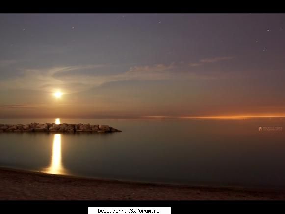 Hai sa petrecem ...[3] - luna plina reflectandu-se in mare - Cufarul cu subiecte