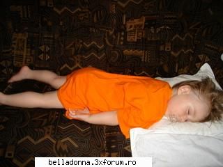 Jurnalul comori noastre mici,Denise. - 10 Sunt tare necajita.Mami a imprumutat aparatul - Jurnal de bebe
