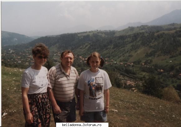 POVESTEA MEA - aici sunt cu parintii mei.eram mai mica eu - Dispozitii sufletesti