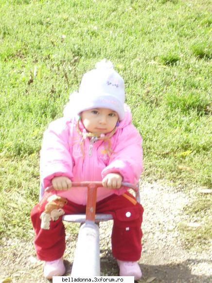 Pozele copilului tau[2] - Si acum sa va arat si eu poze cu Sarah facute in - Amintiri